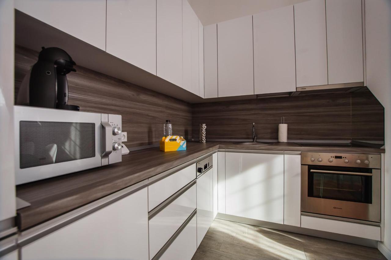 Stunning, Newly Renovated Central Apartment Oradea Exterior photo